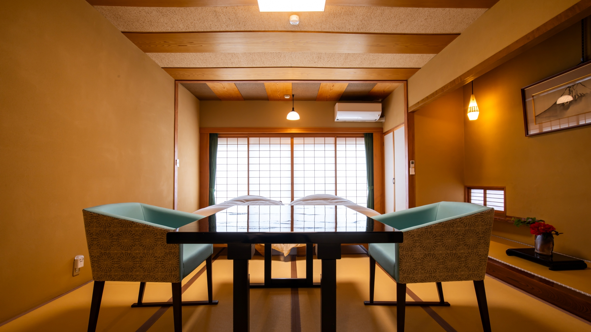 *【部屋一例／12.5畳和室槍（3階）】椅子でのお部屋食ができるお部屋です。