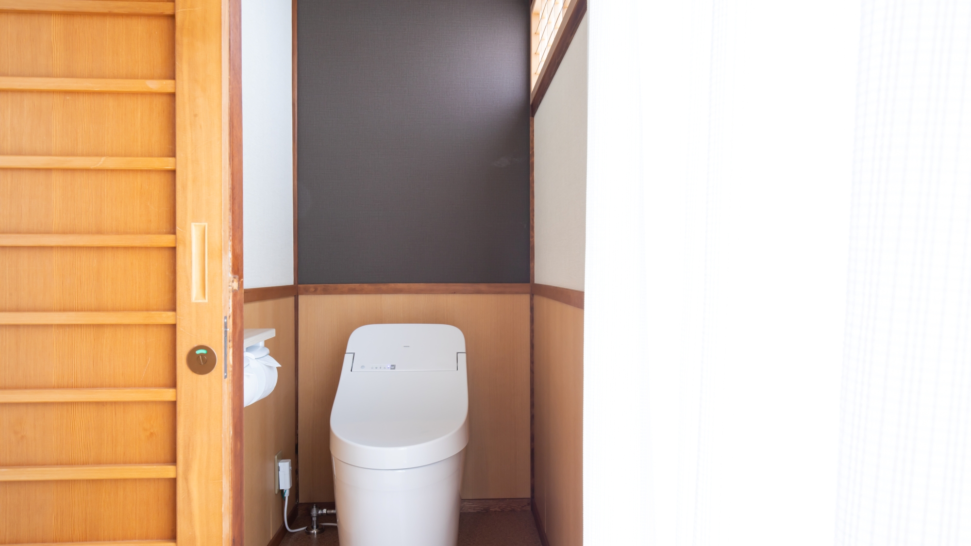 *【部屋一例／8畳和室穂高（2階）】2024年2月に洗面台とトイレをリニューアルしました。