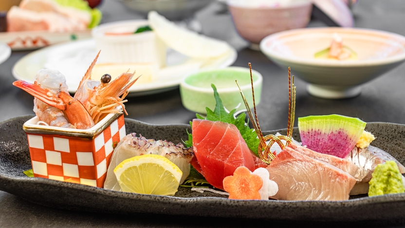 【2026年1月完成リニューアル客室】1泊2食の基本プラン♪夕食は味覚満載の花会席膳をお部屋出しで！