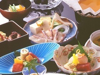 【お部屋食でゆっくりと！】夕食は、季節の京会席料理をご堪能いただきます。