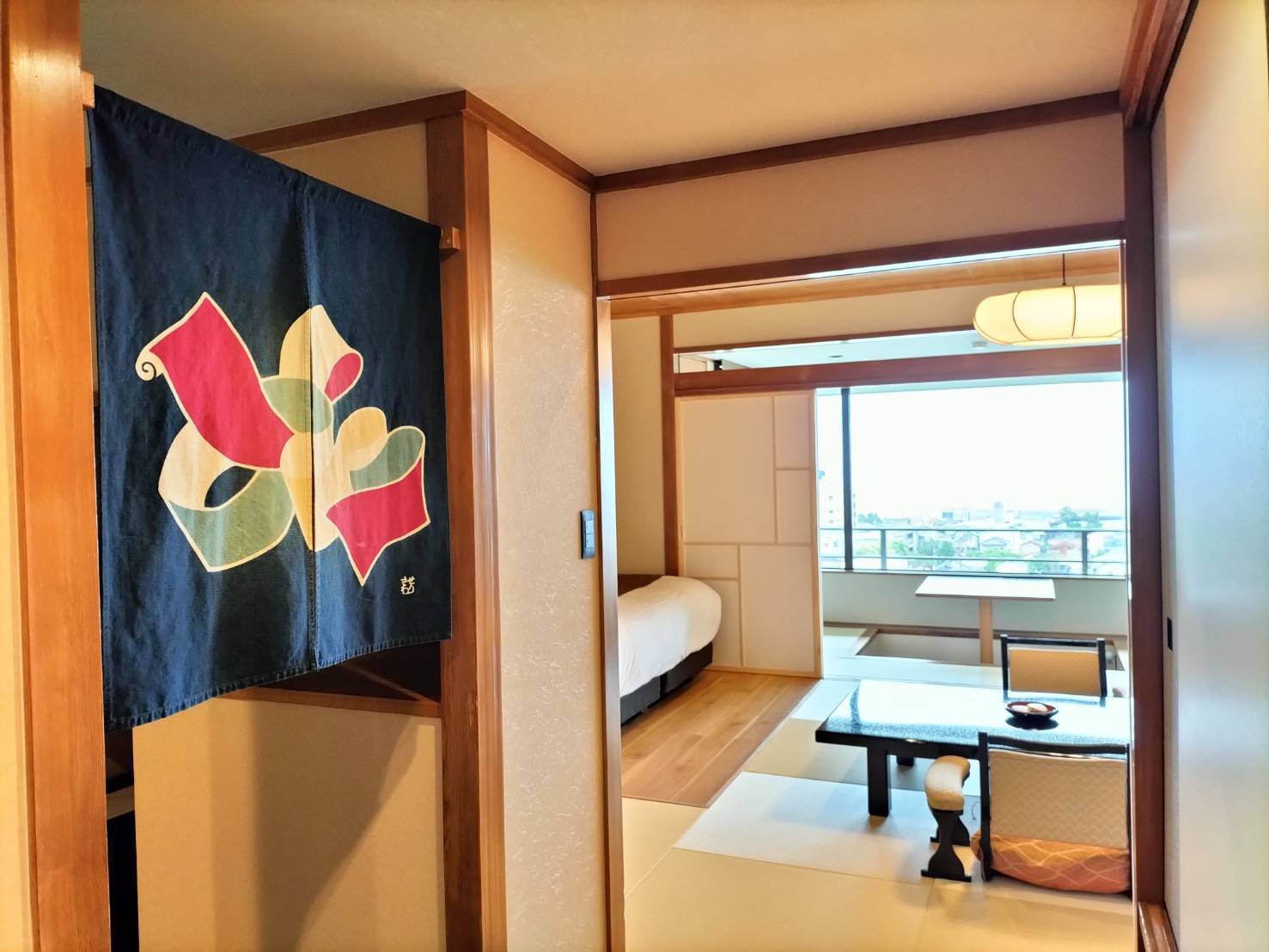 【2024年新装】海望める標準室〈和洋室10畳+自然豊かな内風呂〉