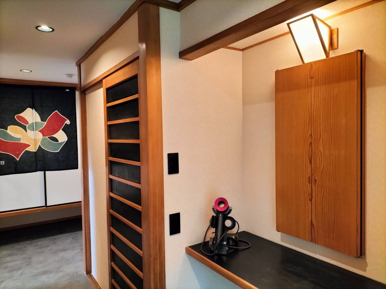 【2024年新装】海望める標準室〈和洋室10畳+自然豊かな内風呂〉