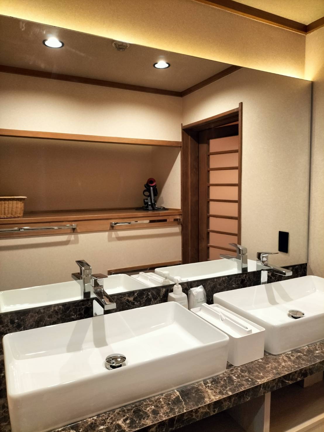 【2024年新装】海望める特別室〈和室10畳+洋室6畳+半露天風呂〉