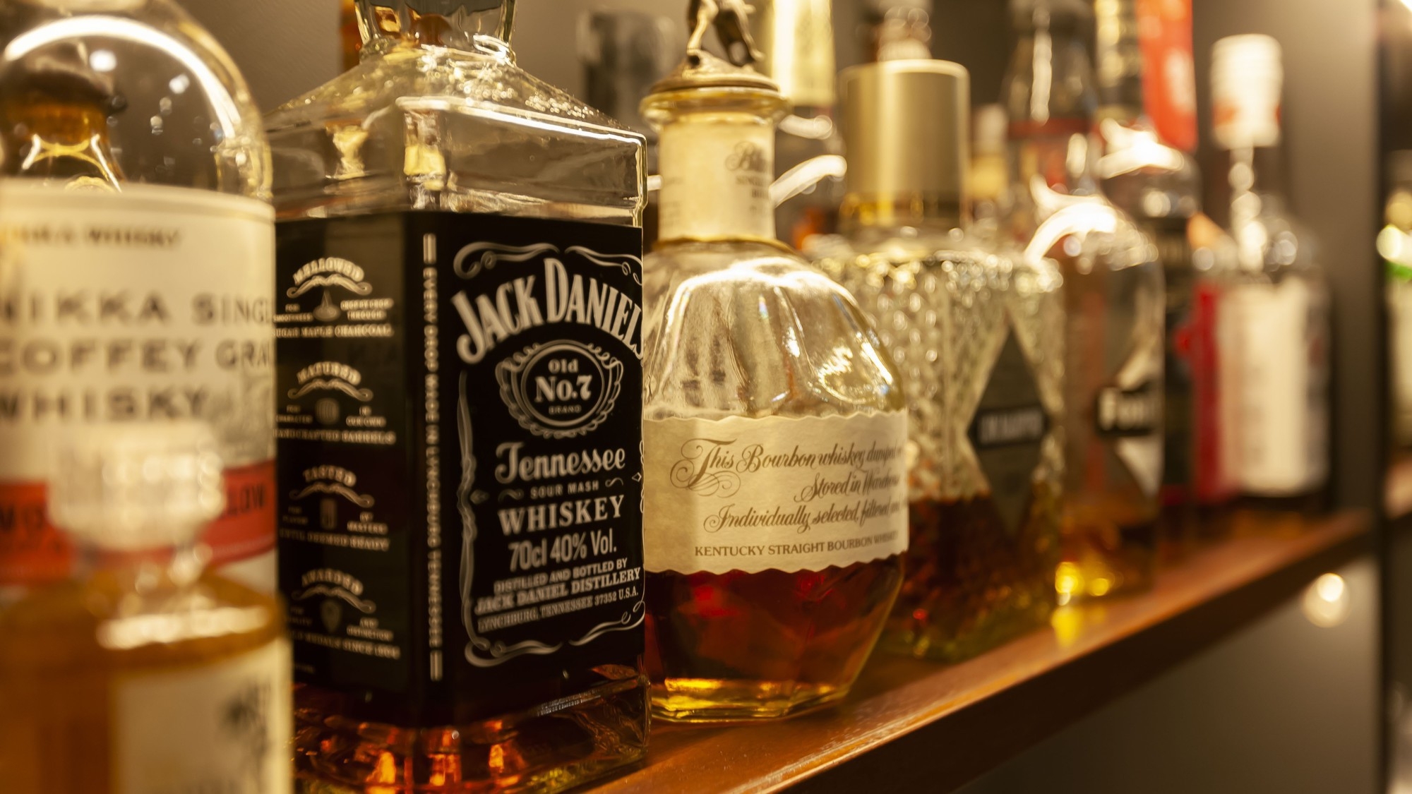 【尾道水道を望むBar×ワンドリンク無料特典】裏メニュー「瀬戸田レモンハイボール」も登場（素泊まり）