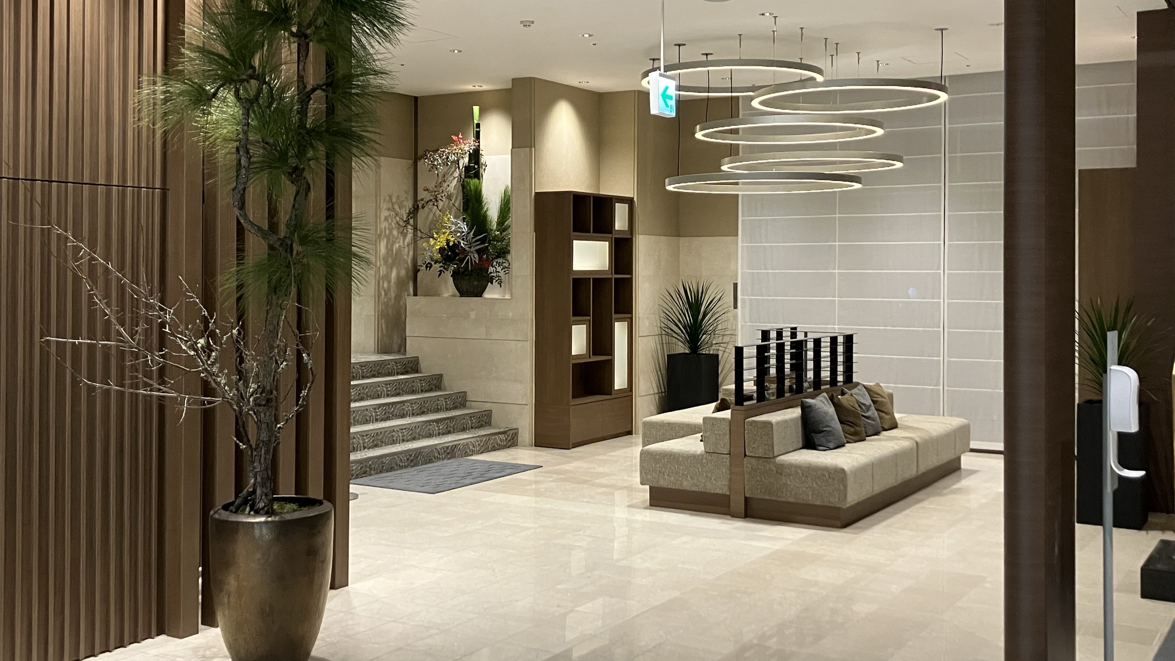 ロビー・フロント（2025年1月リニューアル）