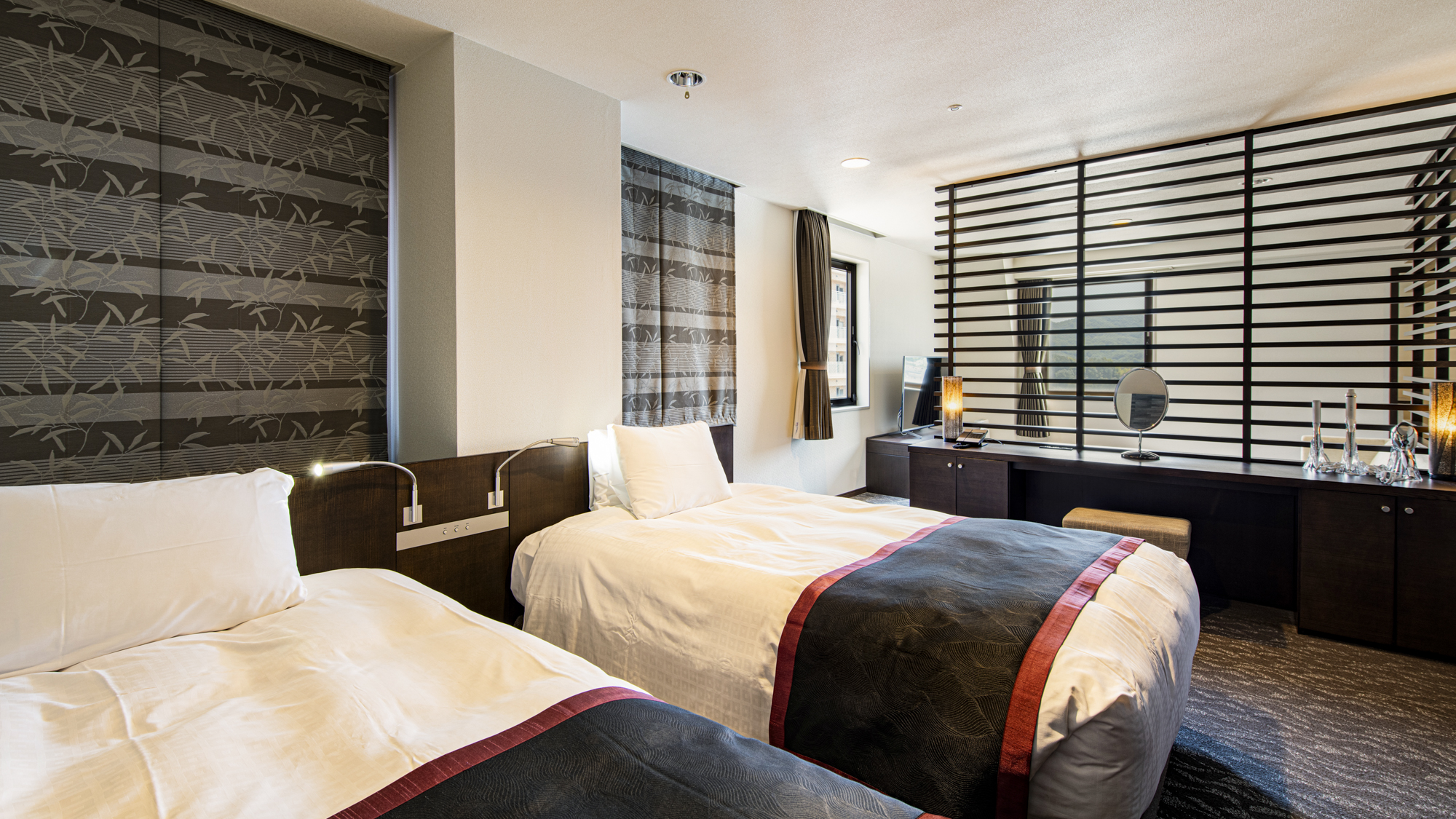 *「プレミア・クイーン・スイートルーム」ベット