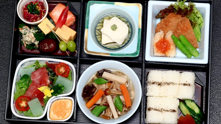 【お部屋なし】月替わり「庭園弁当」とラジウム温泉でゆっくり長生館を満喫【予約販売】