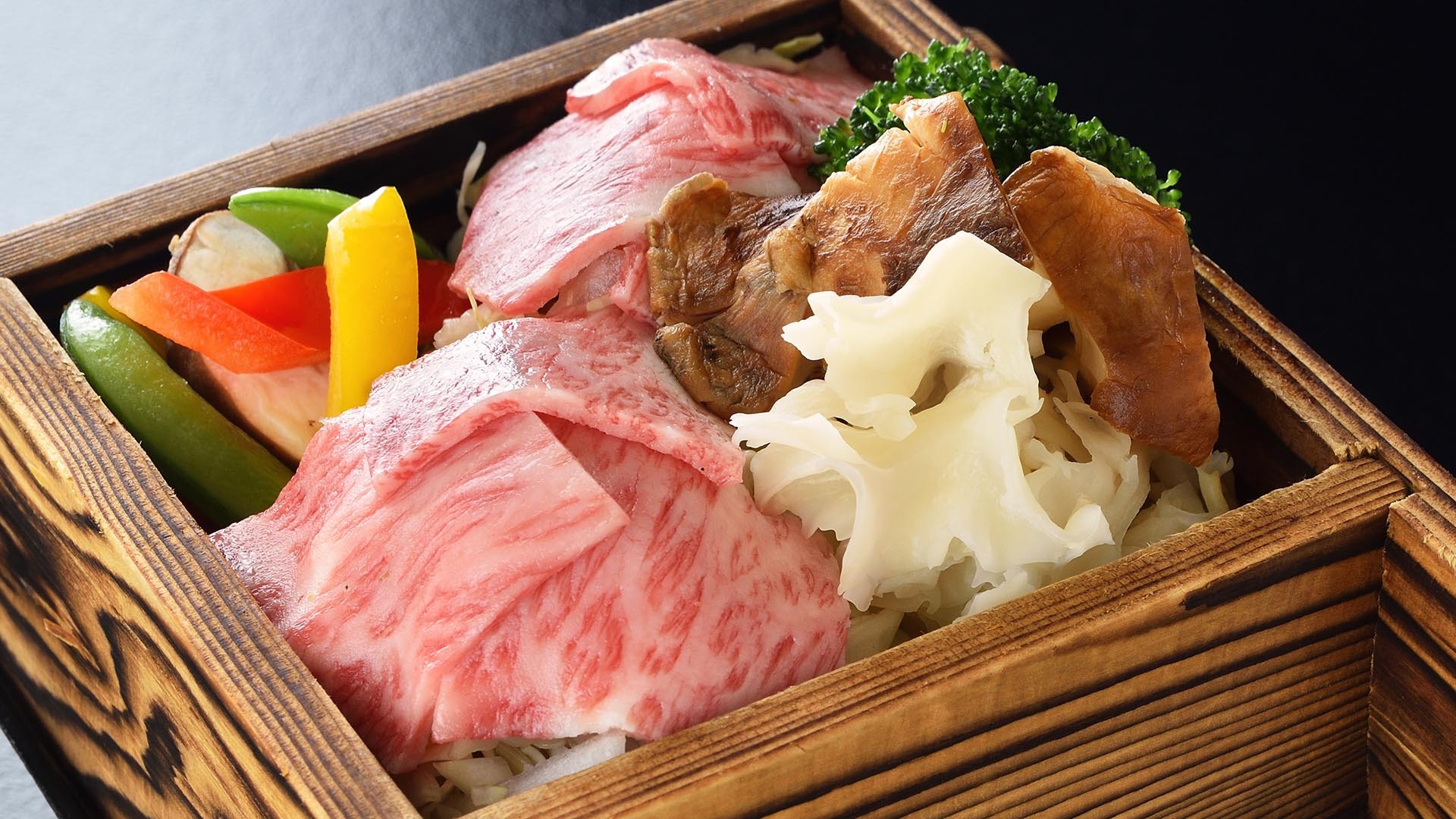 【10月・11月限定】秋の新潟を贅沢に愉しむ 〜松茸とにいがた和牛の特別会席プラン〜