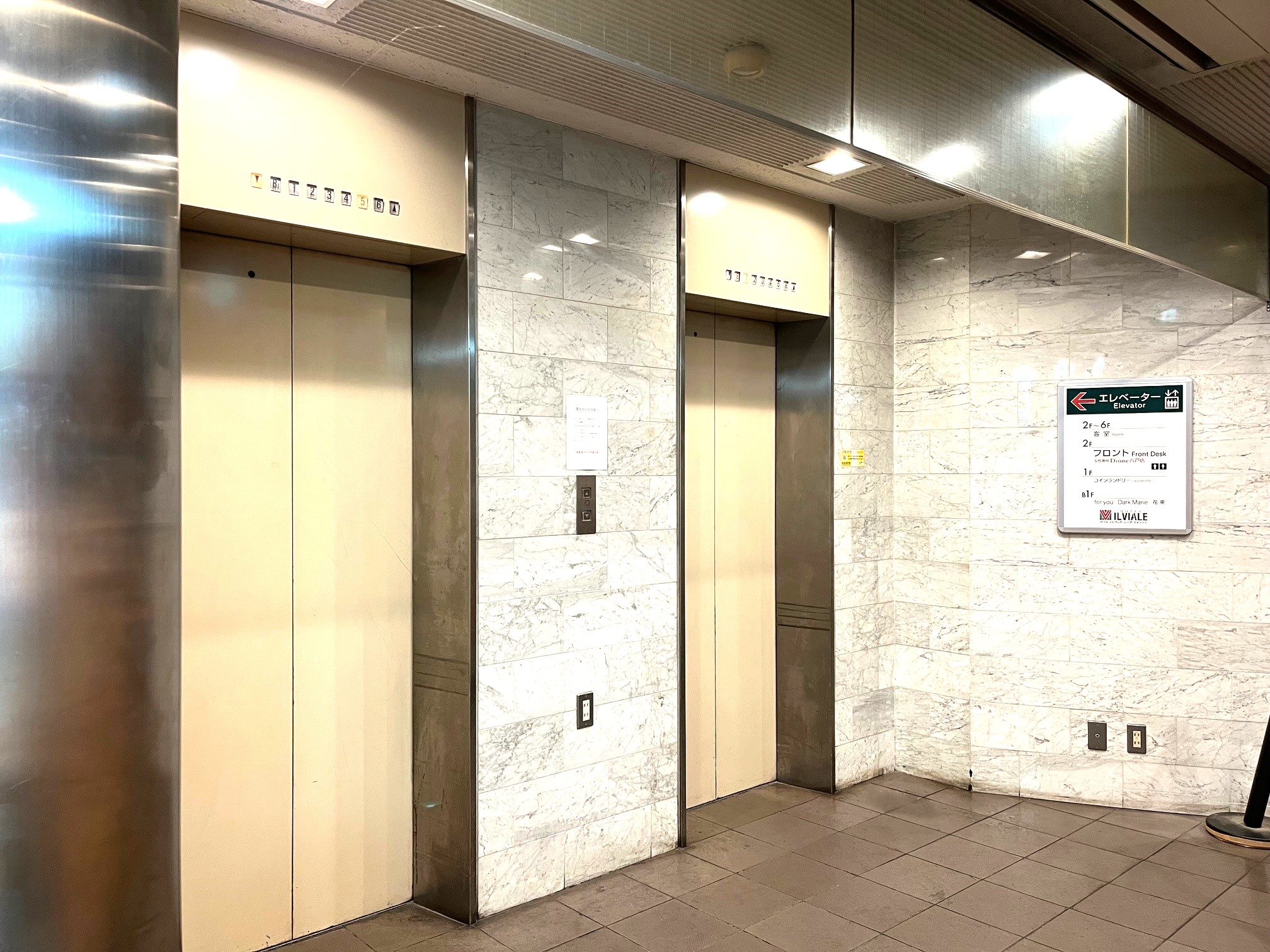 1階エレベーター