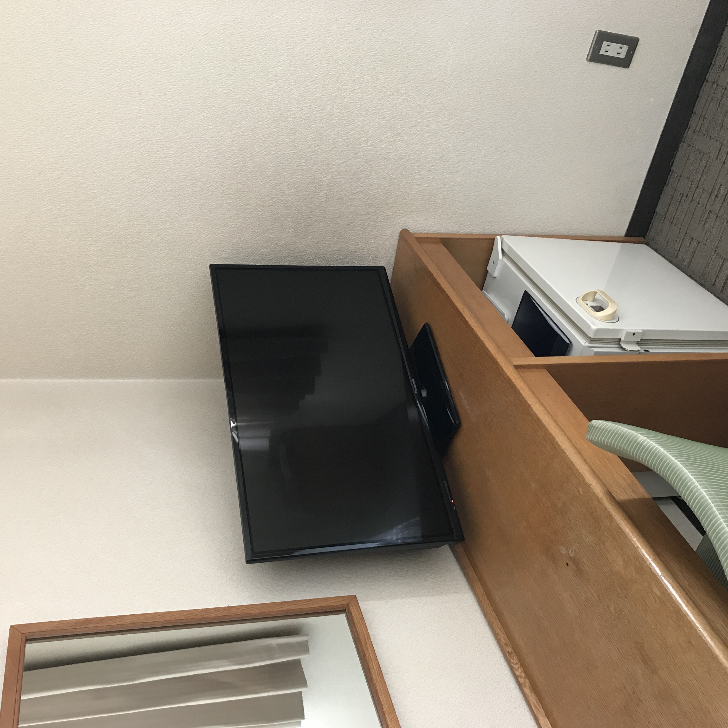 シングルルーム　テレビ・冷蔵庫