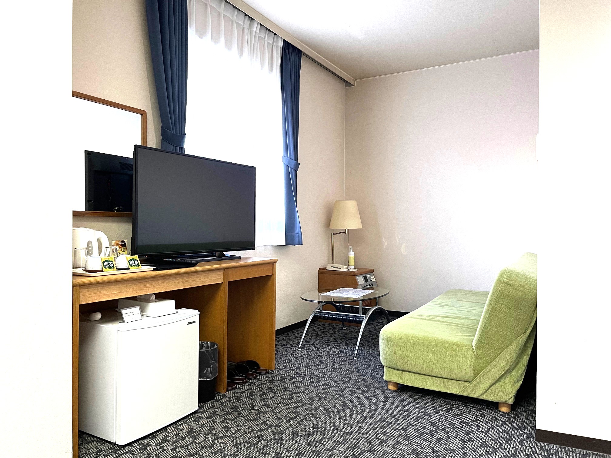 デラックスツイン　ソファなど