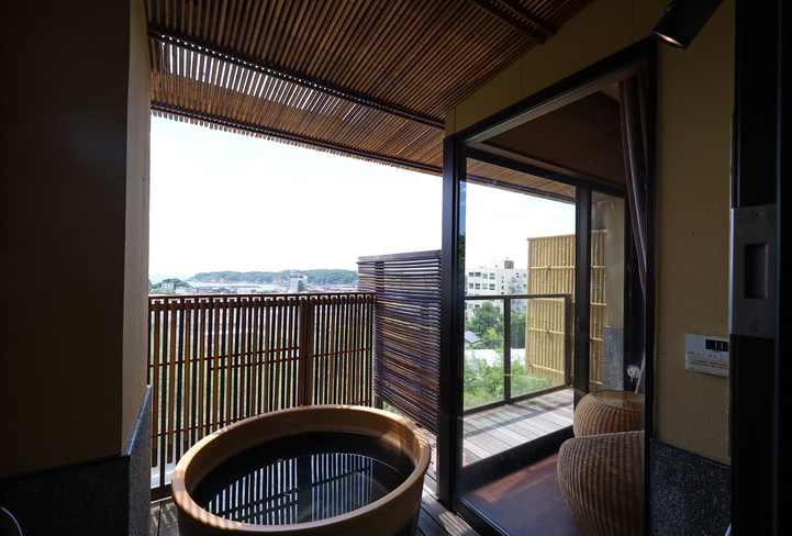 カジュアル露天風呂付き客室（１０畳和室／露天風呂イメージ）