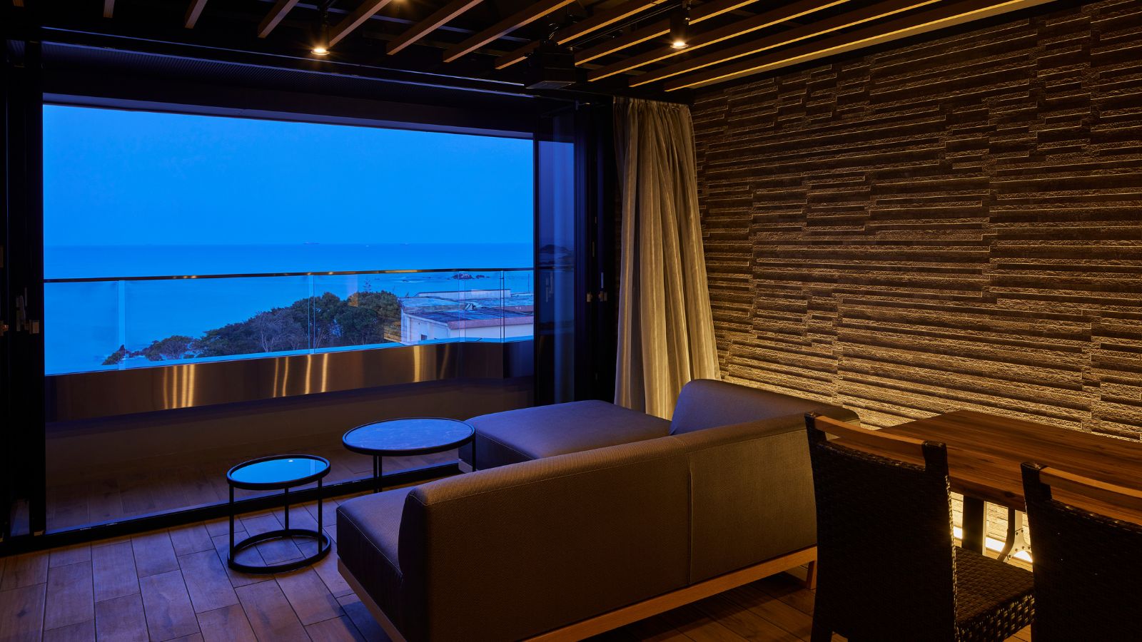 高層階アウトドアリビングルーム(サウナ無)