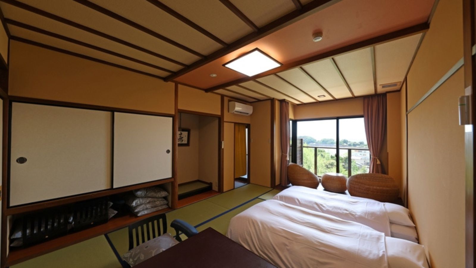 カジュアル露天風呂付き和室（１０畳／客室イメージ）