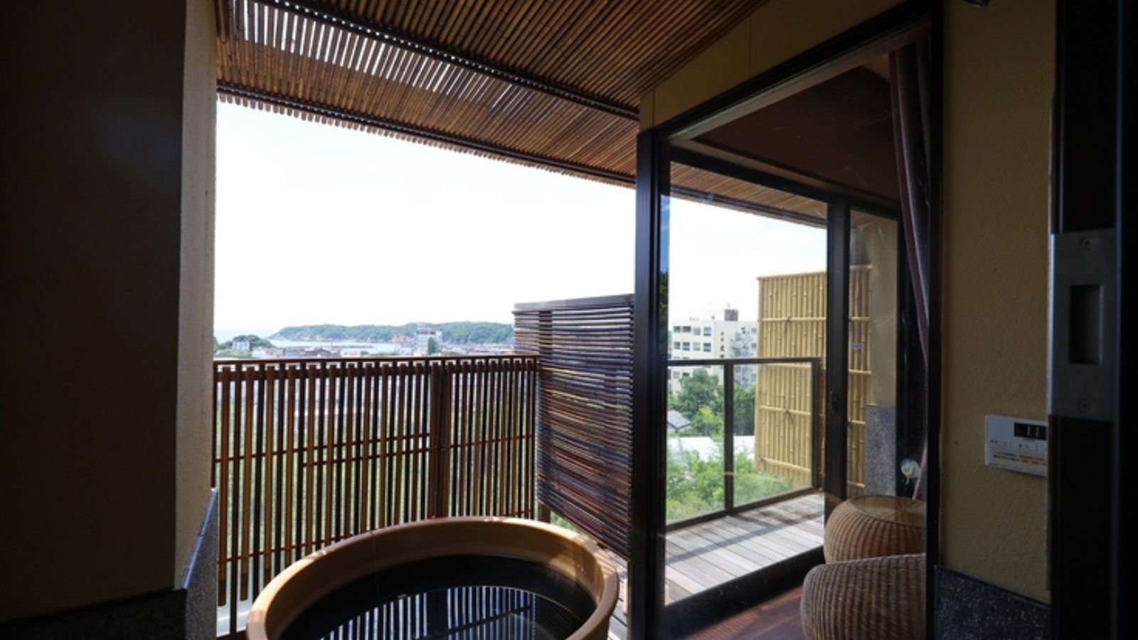 カジュアル露天風呂付き和室（１０畳／露天風呂イメージ）