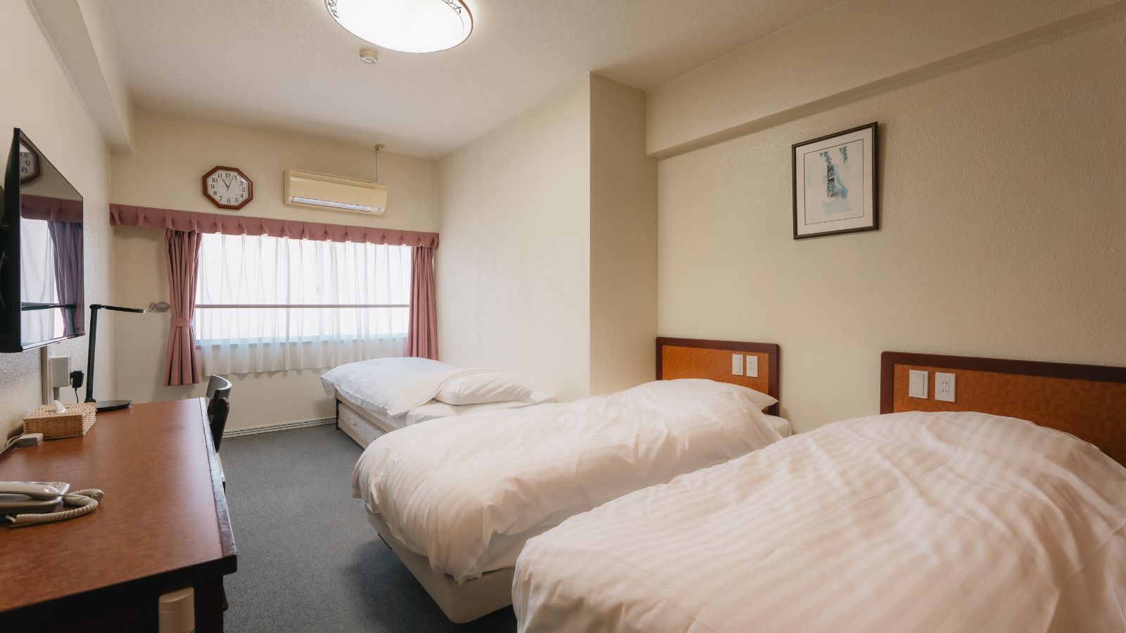 【喫煙】トリプル｜22平米　シモンズベッド　無料Wi-Fi