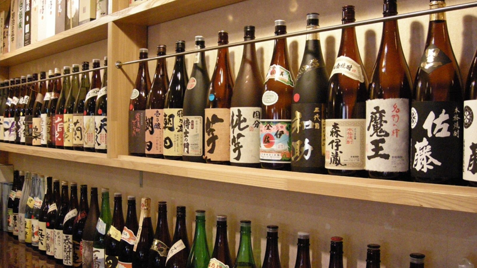 焼酎アドバイザーが厳選した本格芋焼酎を取り揃えております