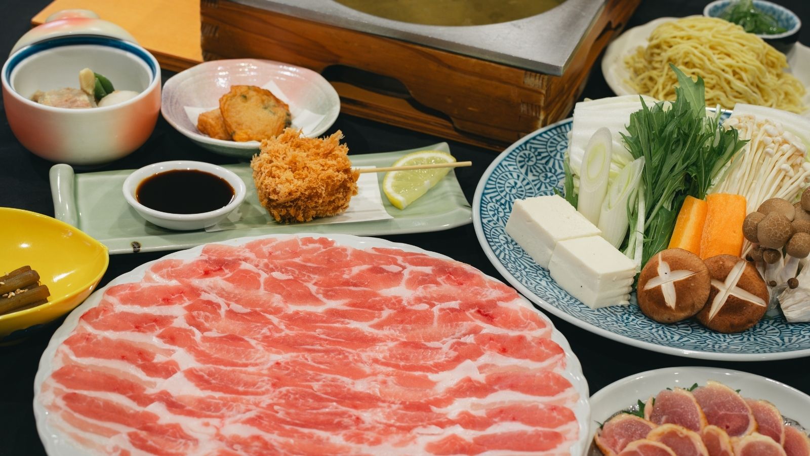 さつま会席　黒豚しゃぶしゃぶと郷土料理のセットです