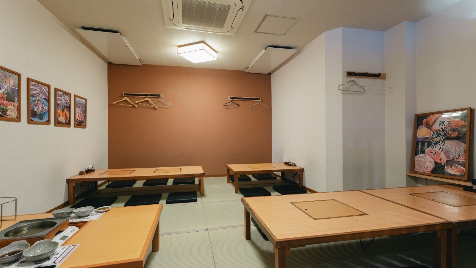 六白亭店内