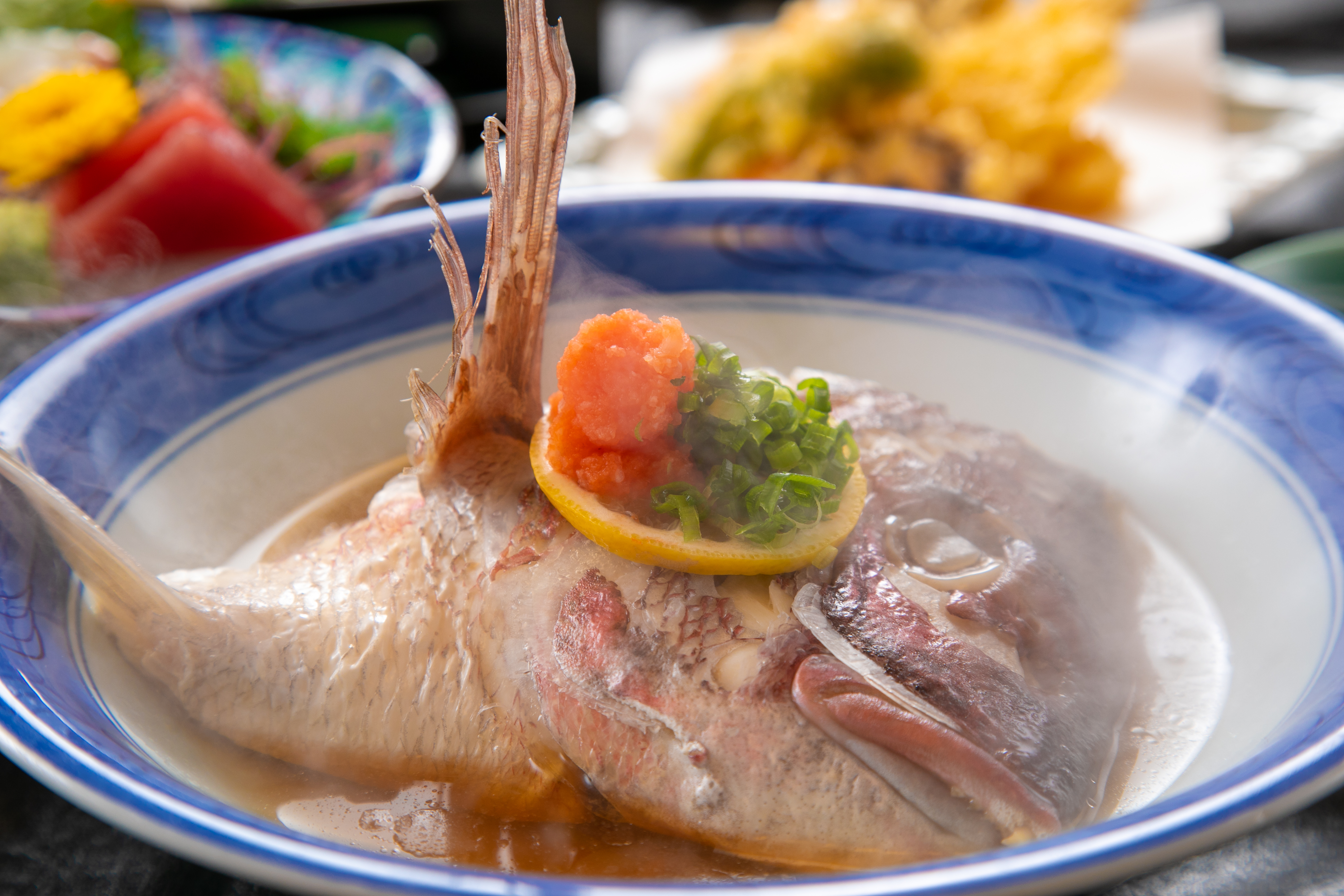 ご夕食一例/「鯛のかぶと蒸し」鯛の頭を蒸し上げ甘酢で頂く島原の郷土料理です