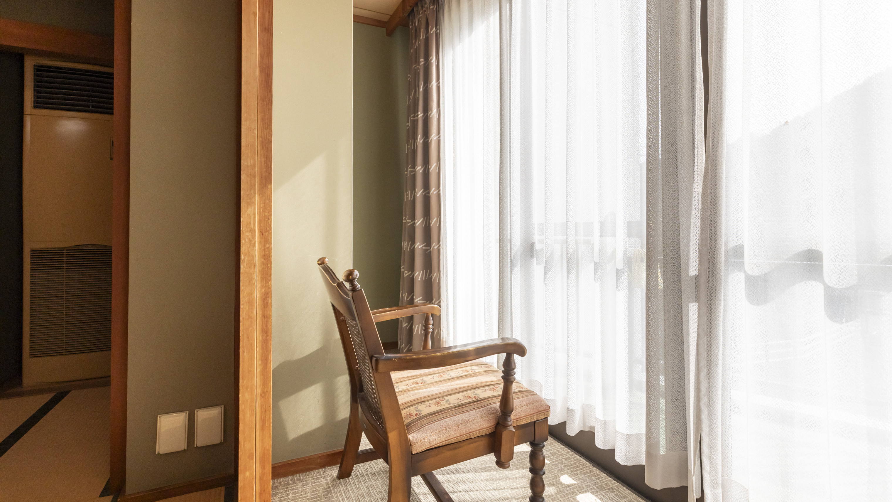 【禁煙】和室4〜6名様（トイレ付き、バス共用）