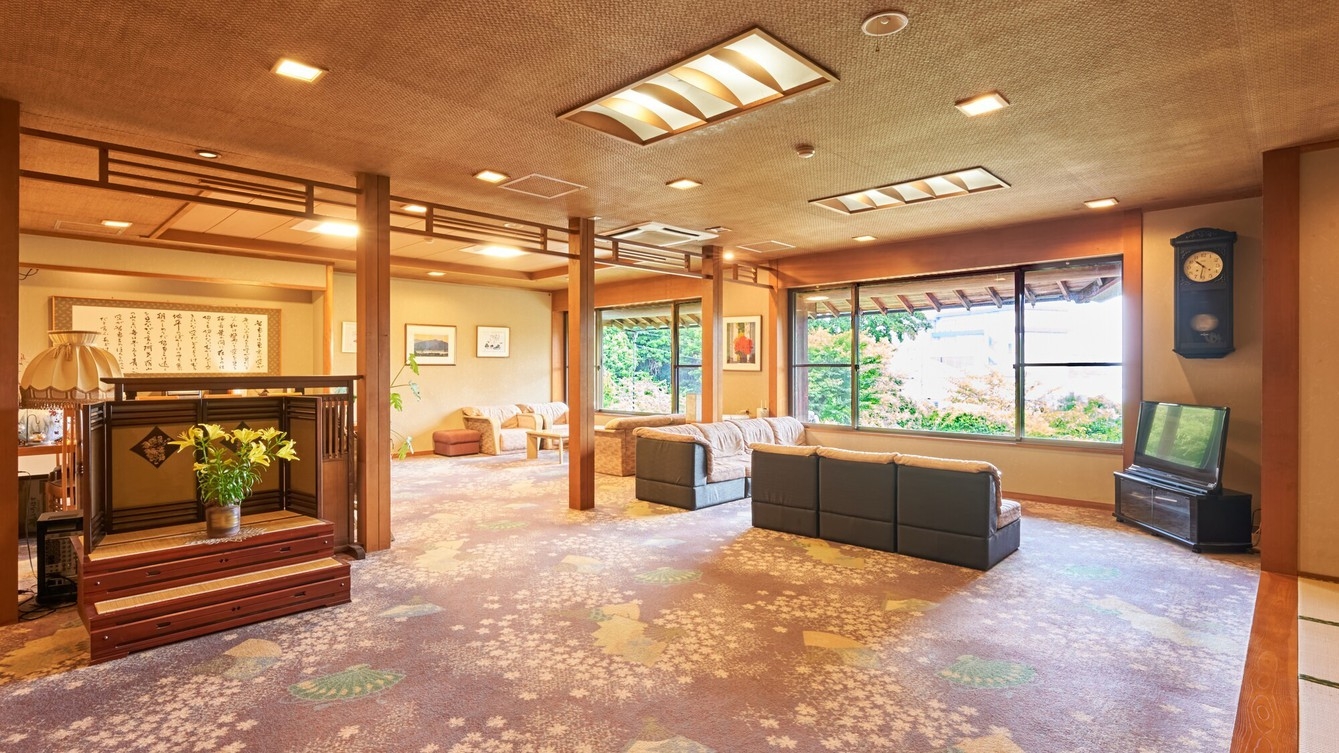 【活あわびデラックス】鮑のお造り半身と鮑踊り焼1個付き会席プラン