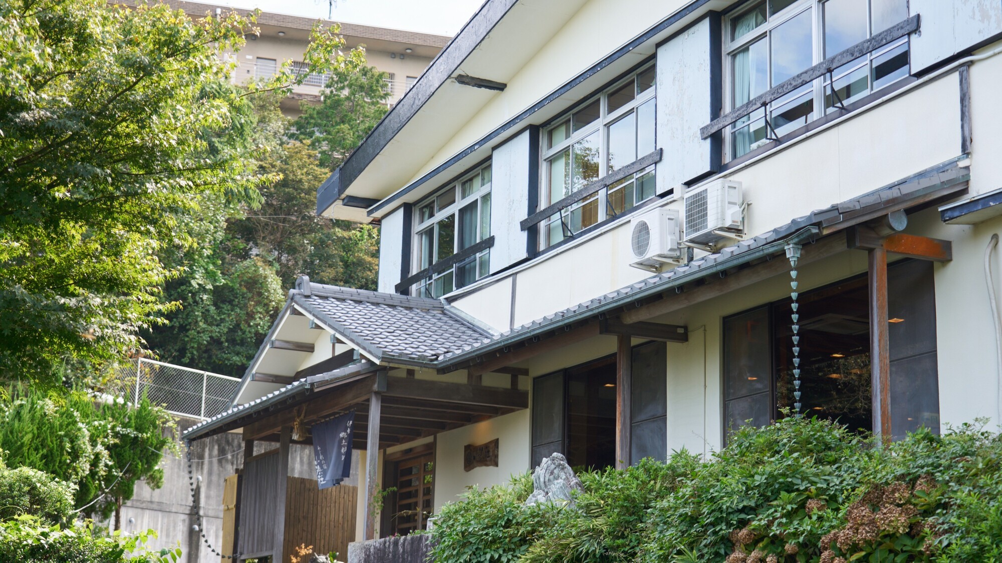 【外観】ご来館を心よりお待ちしております。