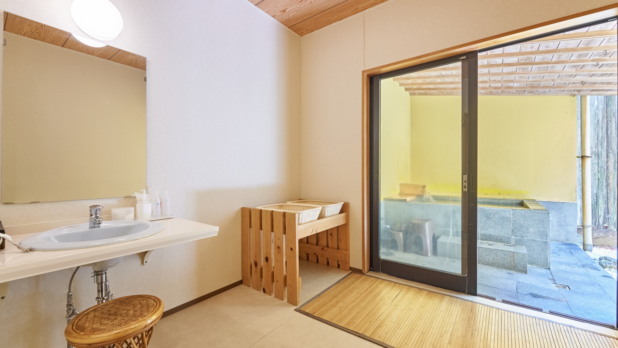 【貸切露天風呂】石造り