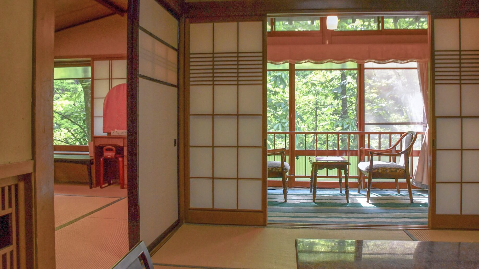 【不動閣Bせせらぎの間】当館唯一の、温泉風呂付き客室。静かに流れる時を愉しむ、趣ある大正の客室です。
