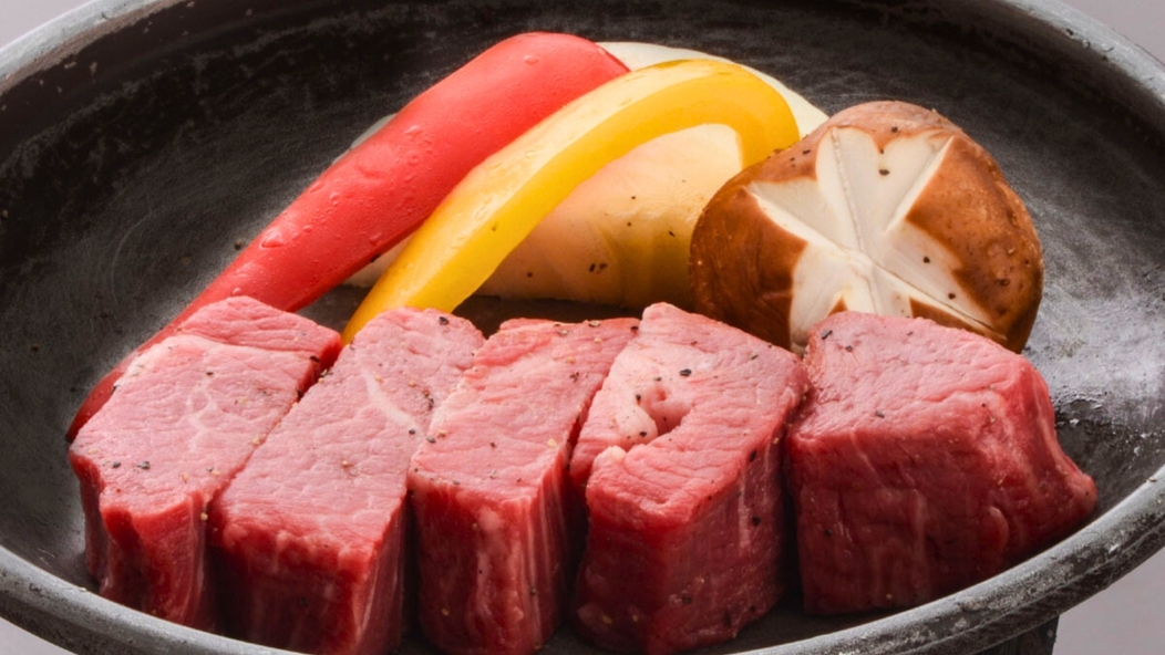 【選べる特選米沢牛ステーキ】ロースorフィレ！肉汁の洪水に溺れる絶品ステーキと郷土の味覚〇2食付