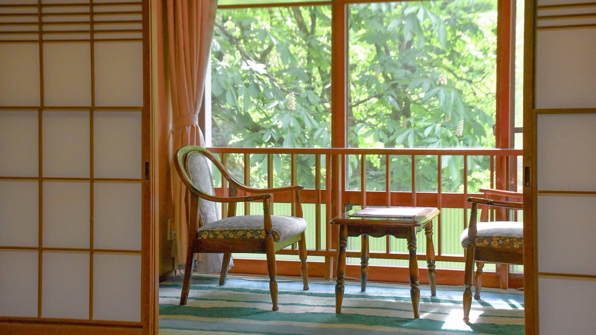 【不動閣Bせせらぎの間】当館唯一の、温泉風呂付き客室。静かに流れる時を愉しむ、趣ある大正の客室です。