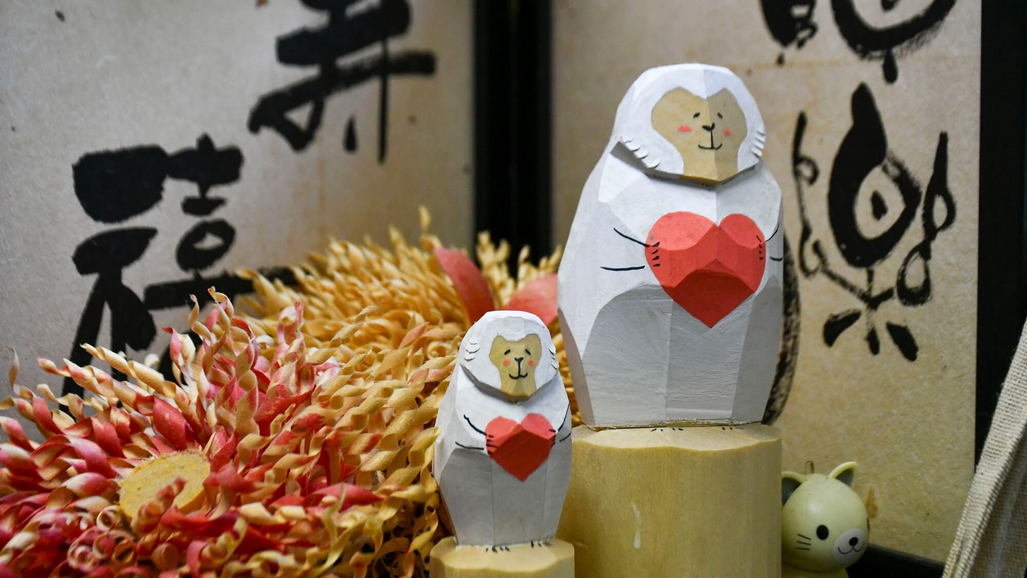 【吾妻の白猿こけし】幸せを呼ぶ純白のニホンザルをお守りに。旅のお土産にいかがですか？