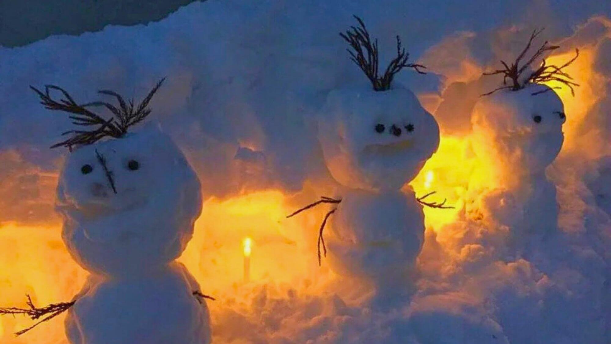 【白布温泉の冬】雪の季節は楽しい遊びがいっぱい！雪だるまづくりもそのひとつ。