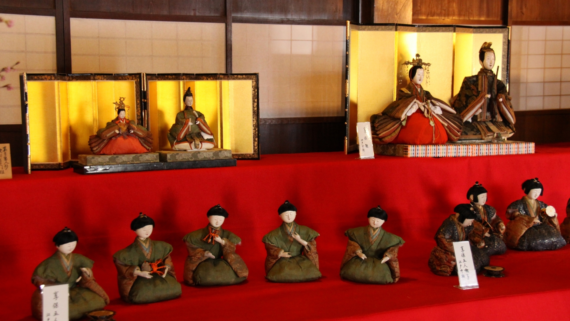 東光の酒蔵では江戸時代中～後期にかけて作られた「享保雛」が展示されます。