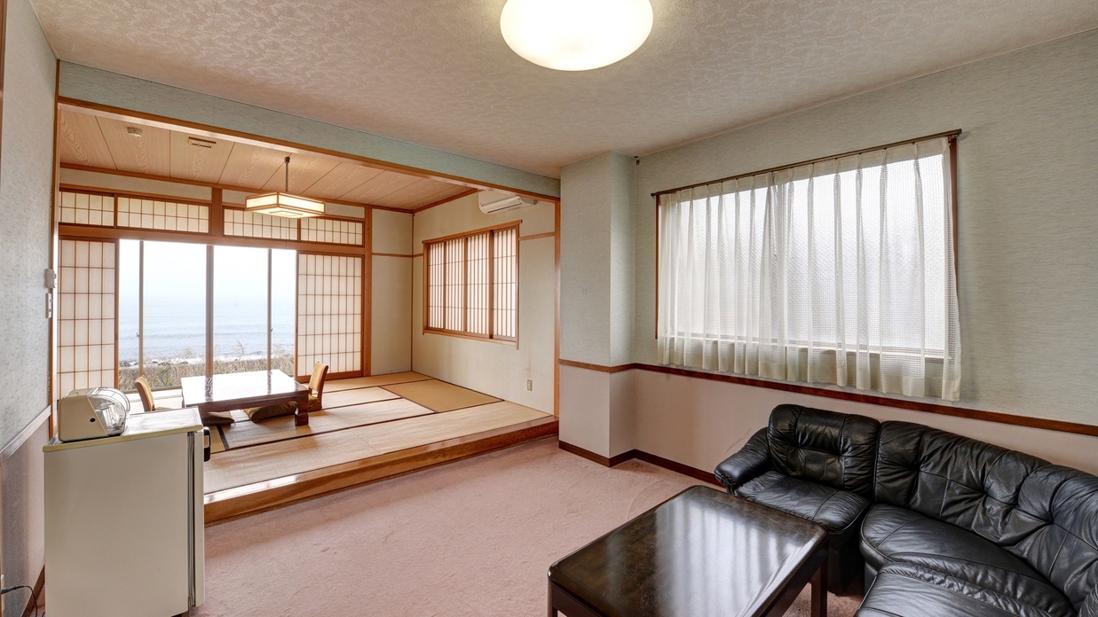 ＜禁煙＞日本海を望む絶景客室【10畳和室＋8畳リビング】