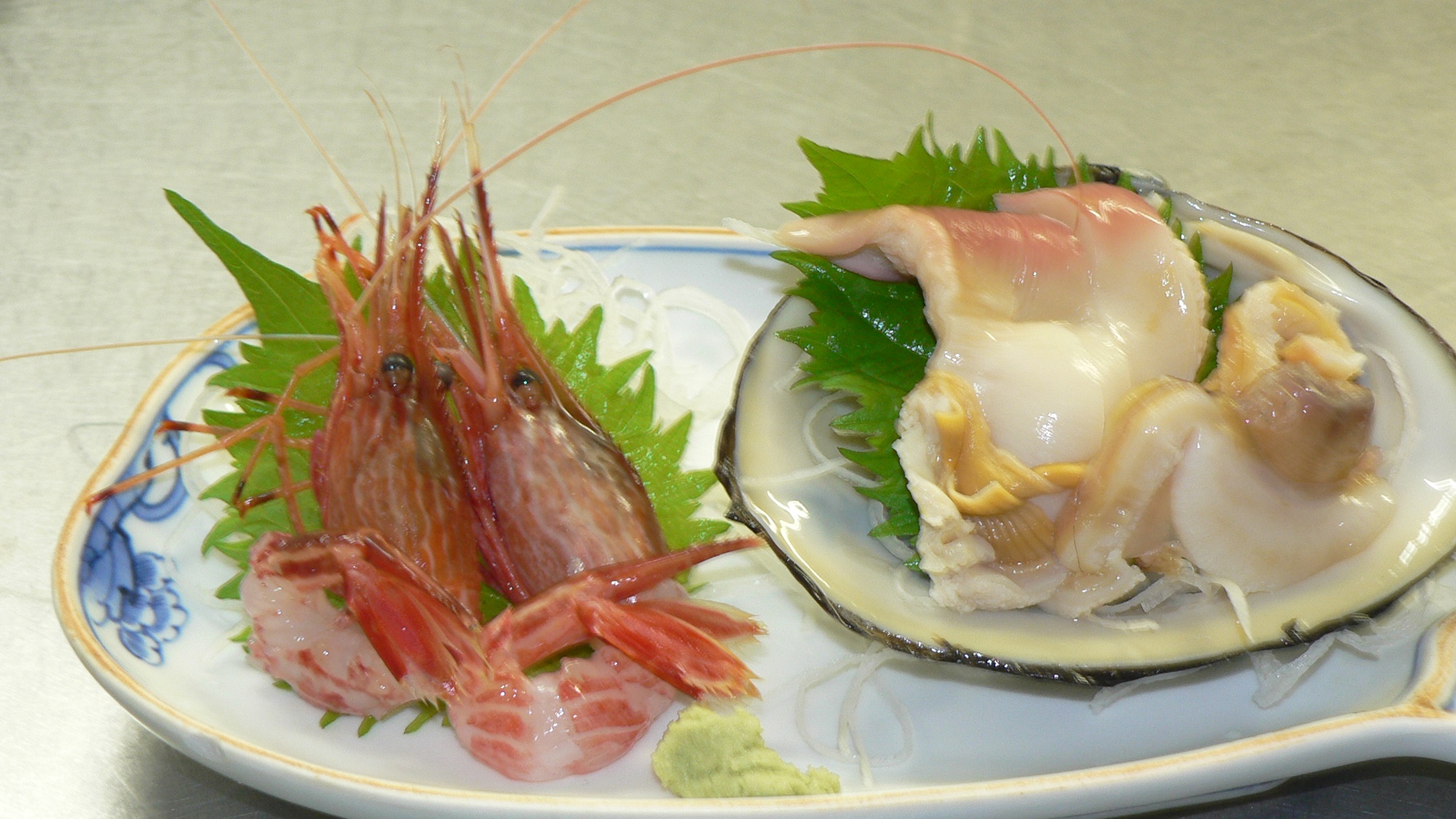 *【料理一例】その時季の旬の魚介類をご提供。