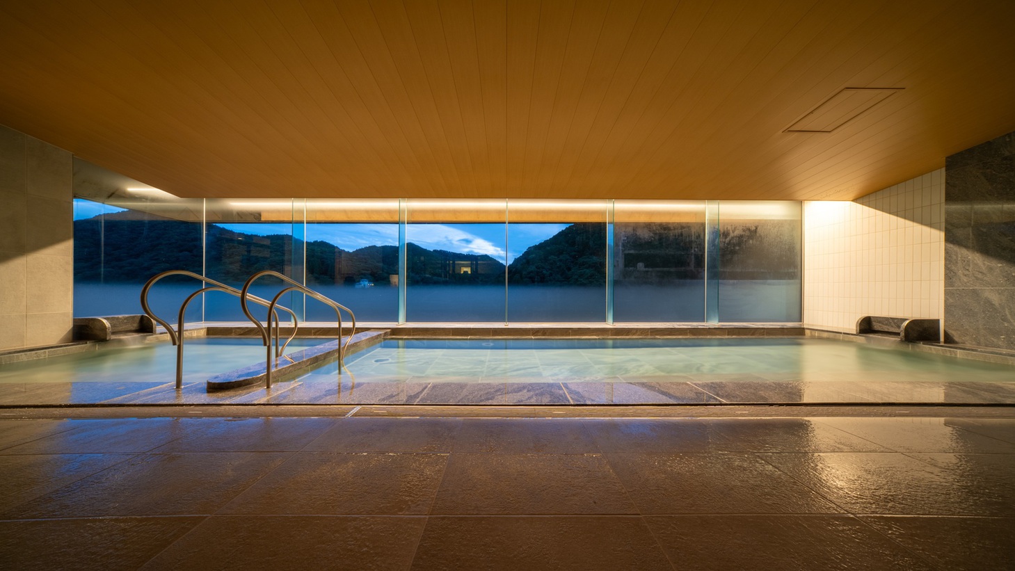 【お日にち限定・3，000円お得】冬の始まりは温泉で温まる至福の時を〜福島の素材に拘った料理を堪能