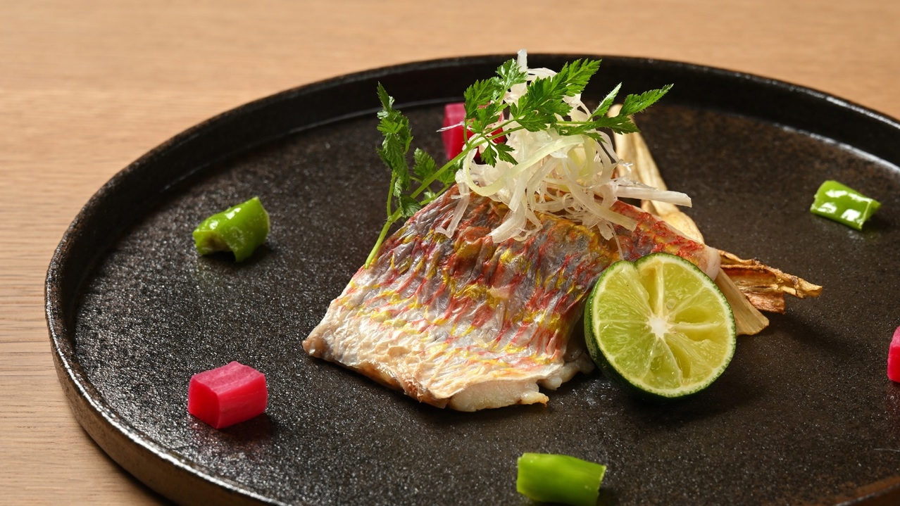 【5％OFF】【楽天スーパーSALE】【朝夕お部屋食】ふくしまを味わうコース料理と源泉かけ流し露天