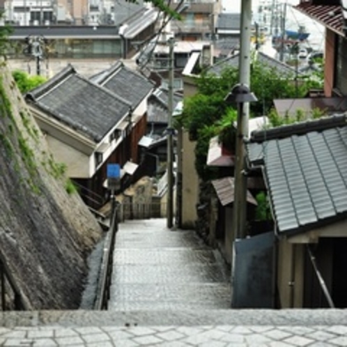 【千光寺新道】尾道郵便局から千光寺へ向かう坂道は「千光寺新道」と呼ばれています。