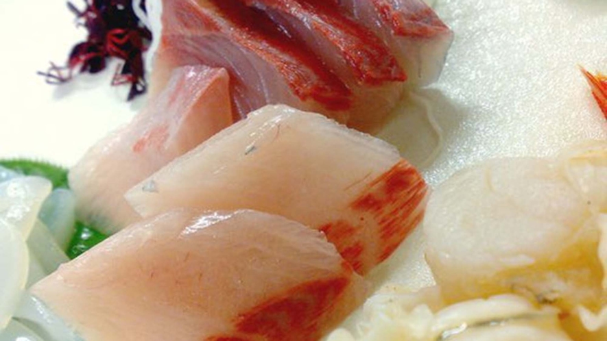 ・【お食事一例】新鮮な日本海の幸はやっぱりお刺身で