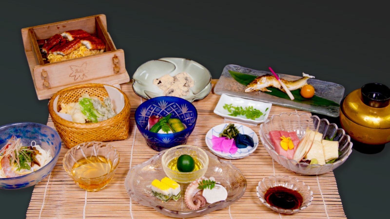 川床料理　扇子