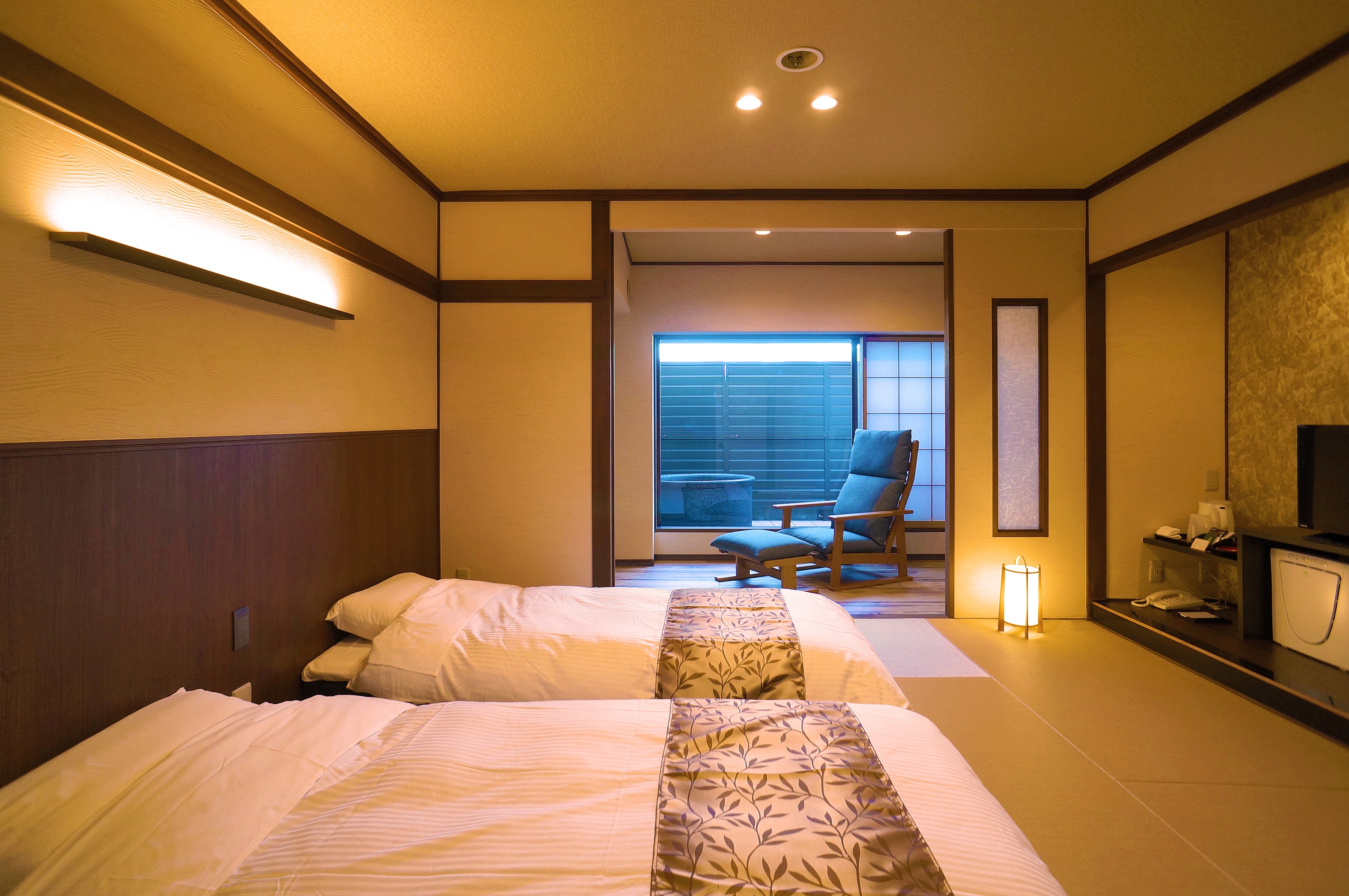 半露天風呂付和ツイン（318.319号）