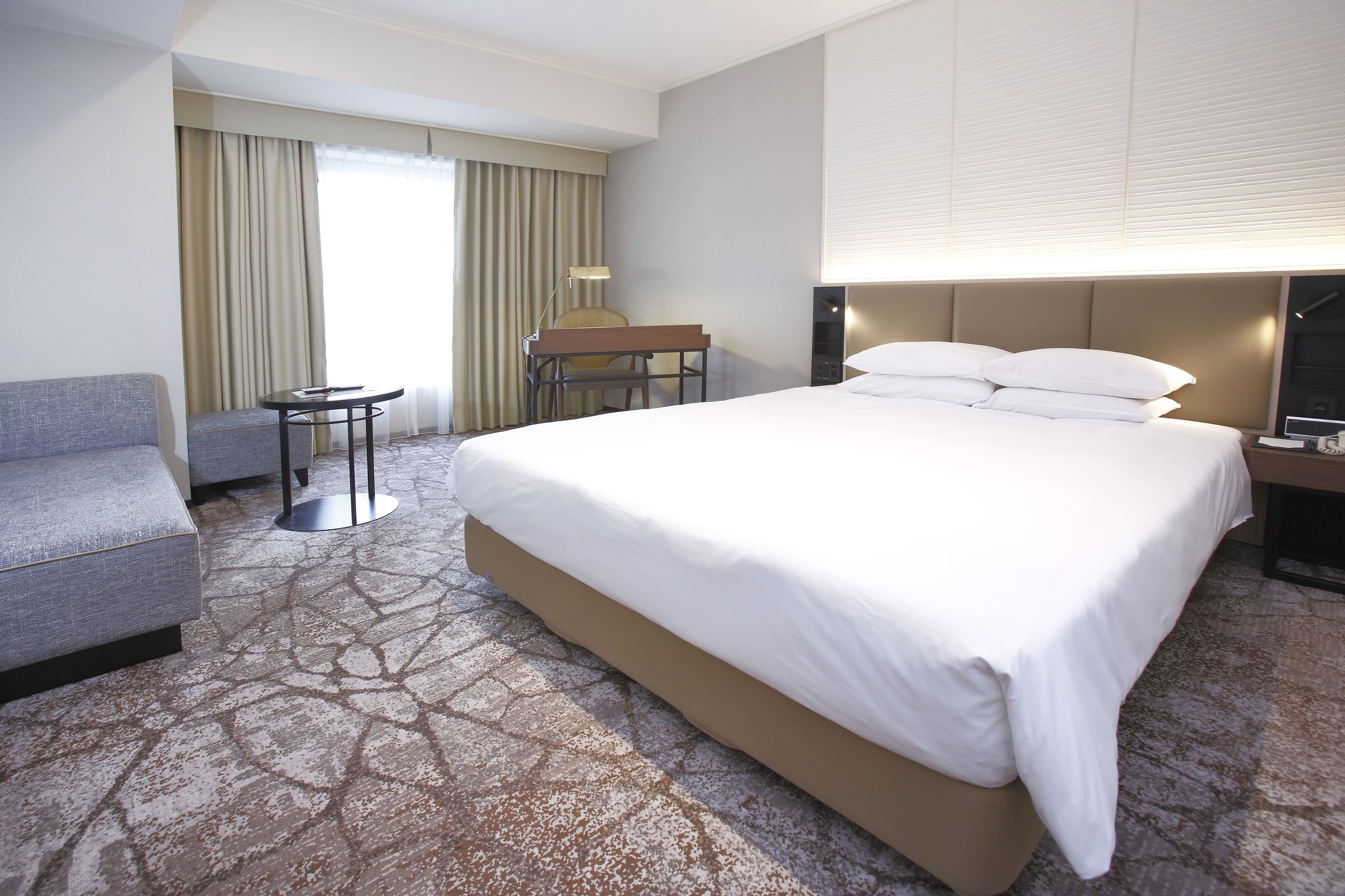 【ラグジュアリーフロア】【禁煙】　クイーンルーム(25平米)