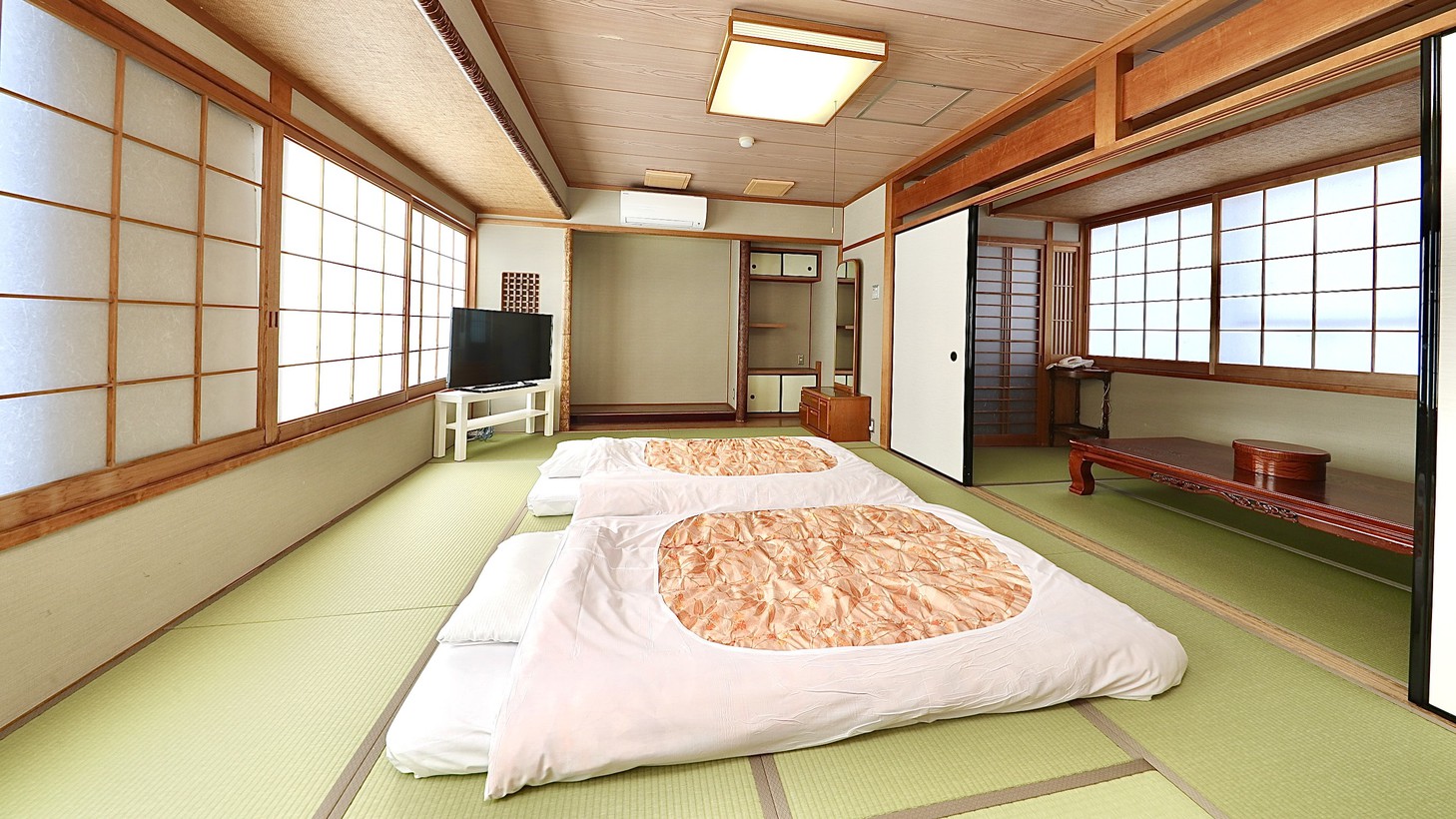 広々和室14畳とお布団【限定１室 C/O12時迄無料】