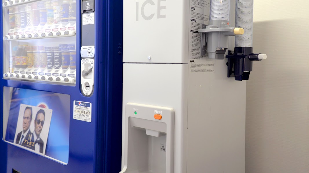製氷機：1階ラウンジ、6階自動販売機コーナーにございます。