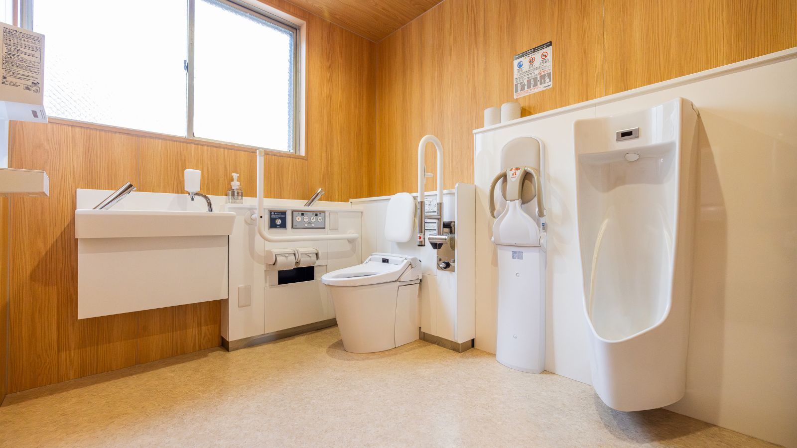 多目的トイレ