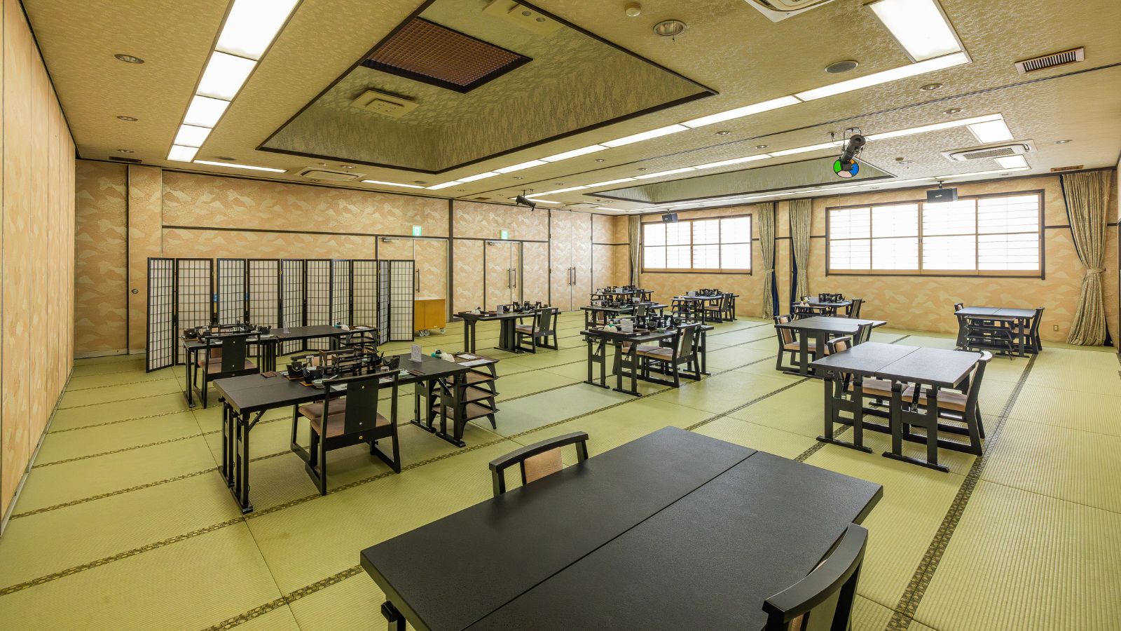 宴会場「万葉の間」