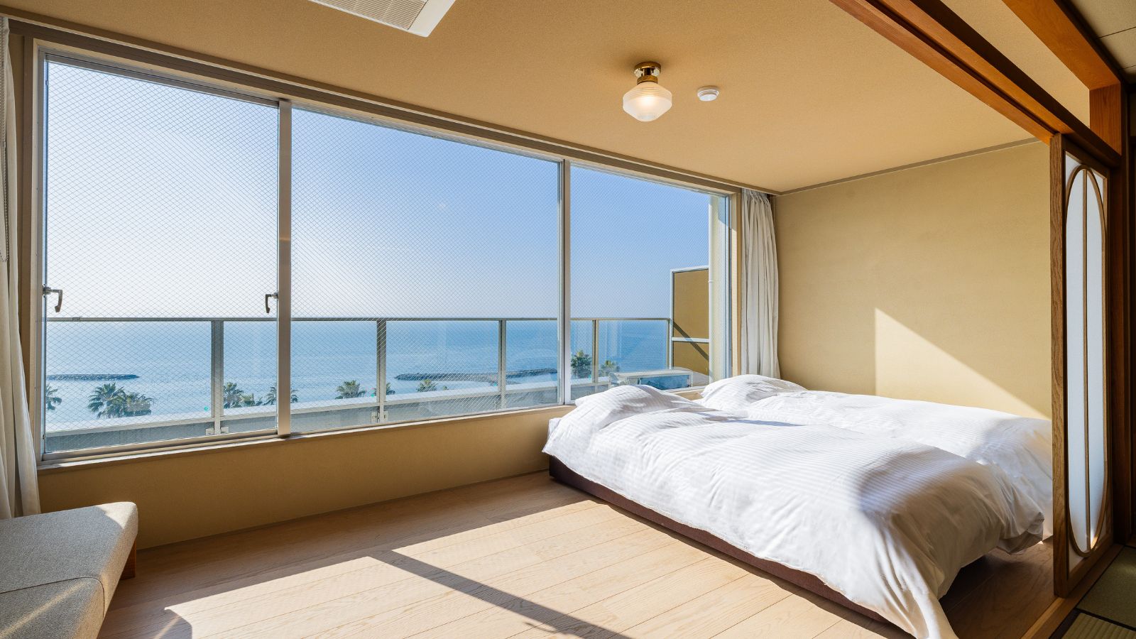 最上階和洋室「湾の間」