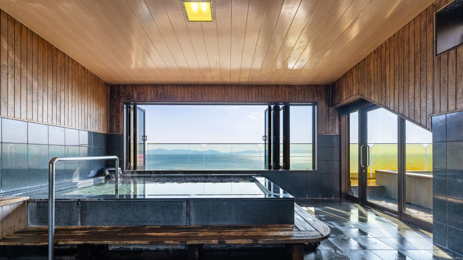 展望風呂「海こうこう」