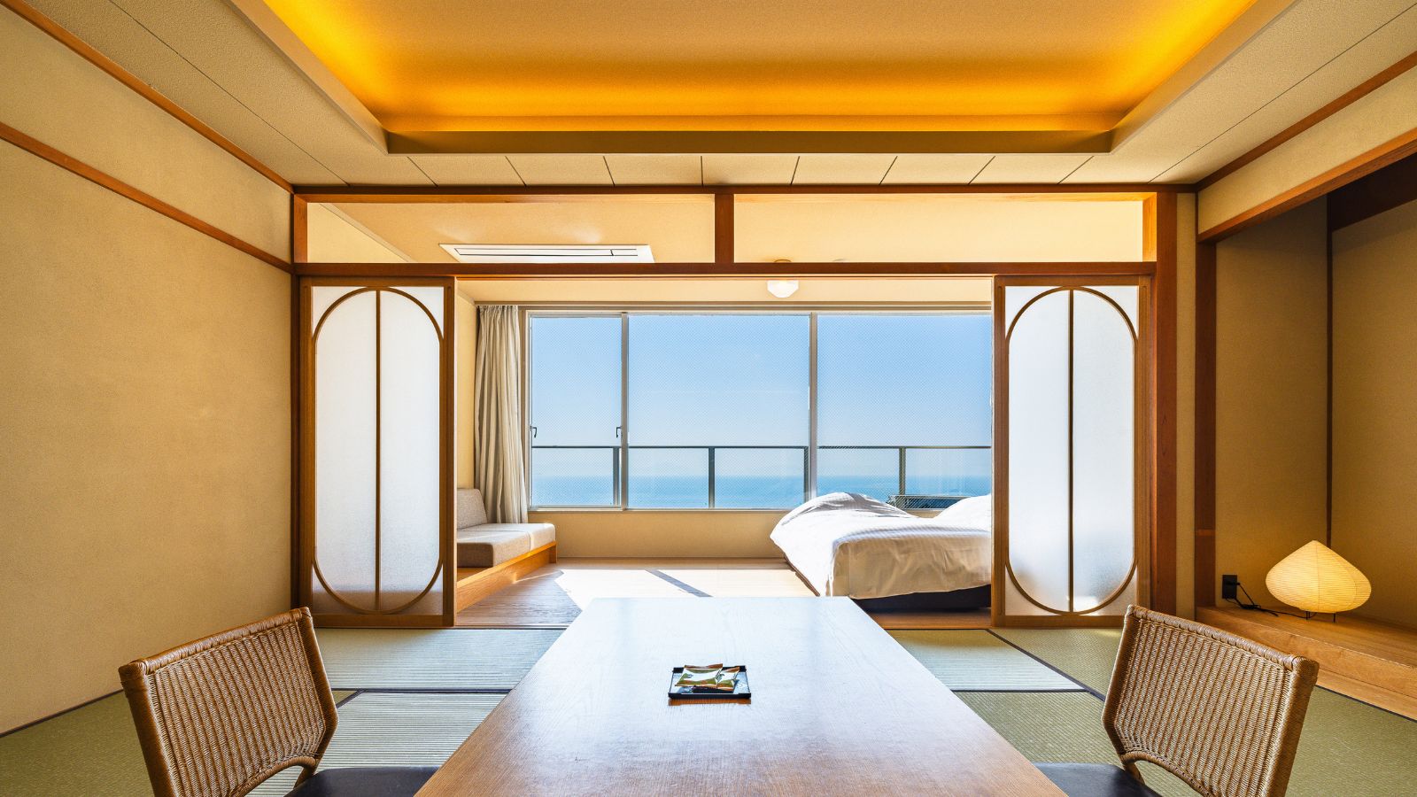 最上階和洋室「湾の間」